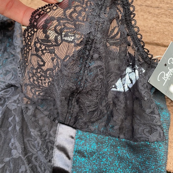 Lingerie - Picture 4 of 6